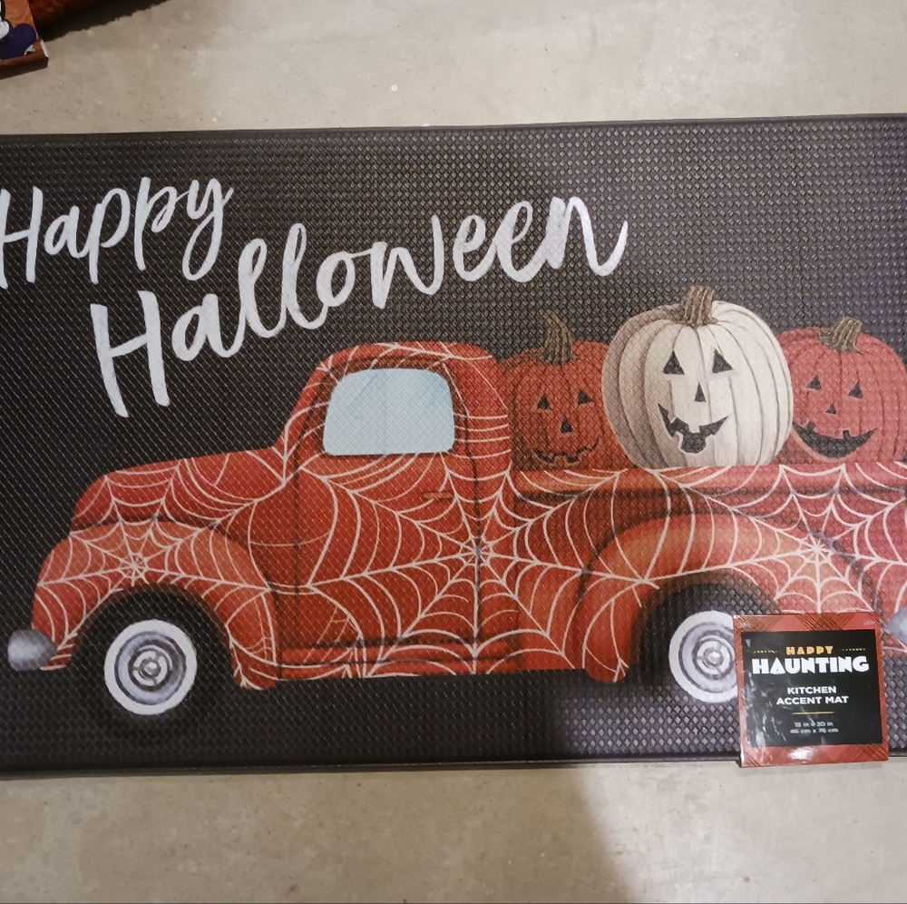 Anti-fatigue mat truck load of pumpkins